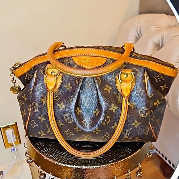 LOUIS VUITTON Monogram Tivoli PM Bag, w/Dust Bag & COA. EUC - Picture 3 of 16